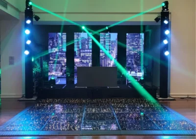 Som, painel de LED, estrutura e luz